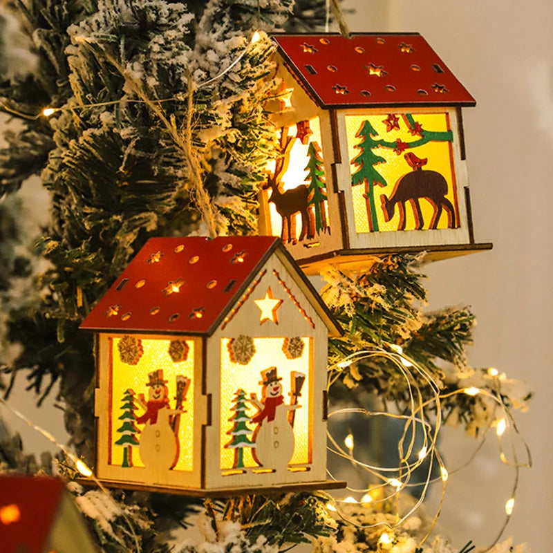 Casa iluminada pequeña de Navidad, colgante de madera.